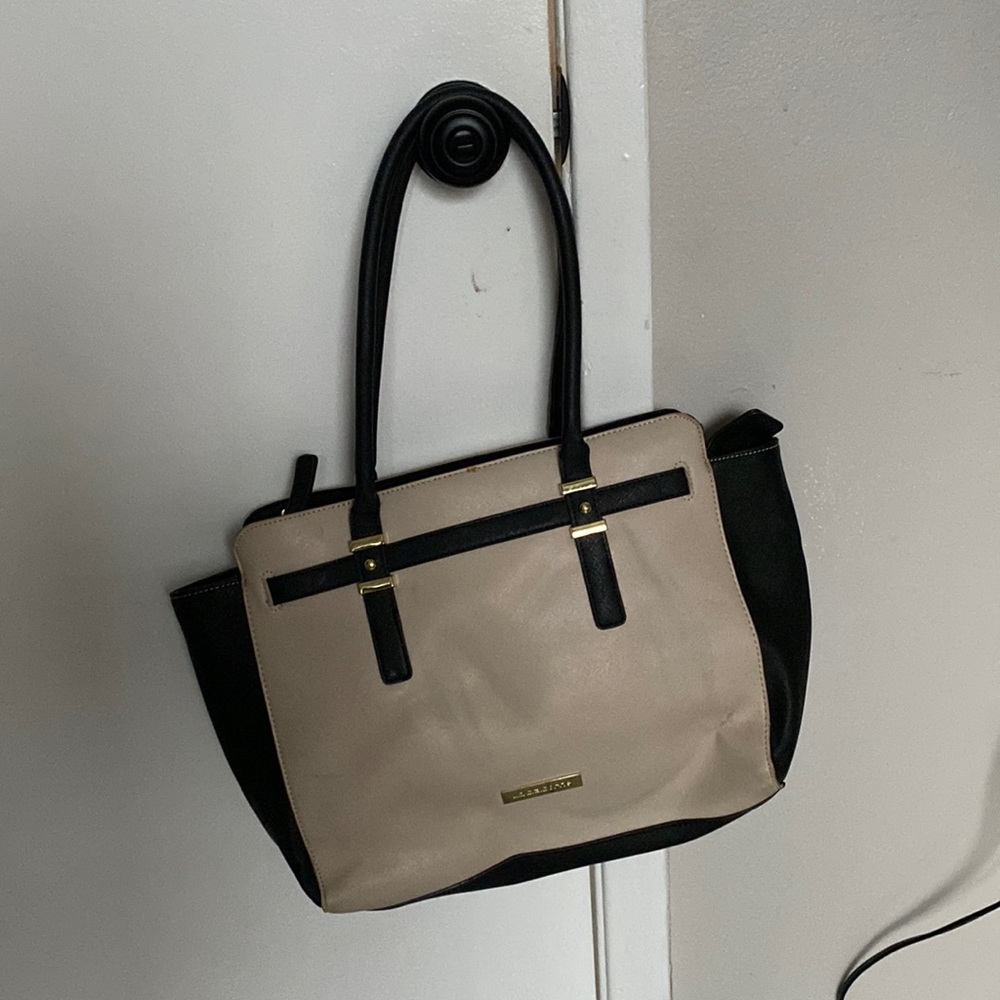 Liz Claiborne purse tan and black
